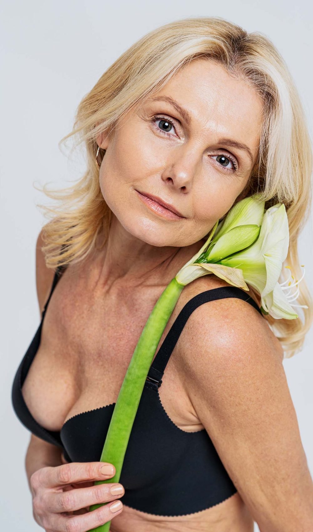 beautiful-young-looking-senior-woman-beauty-portr-UZMRST5.jpg